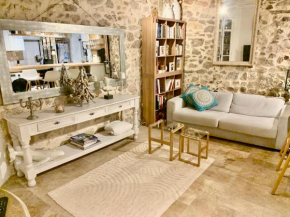 Cannes Suquet appartement cosy